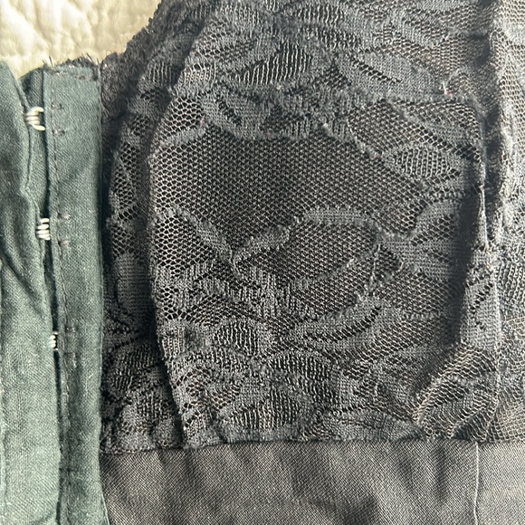 Beautiful, black and lace corset top XSS - Picture 3 of 6